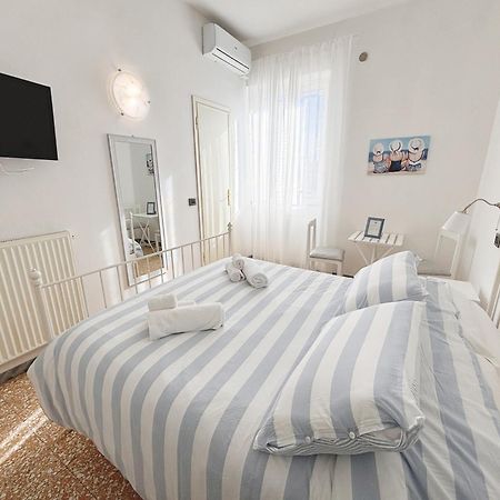 비아레지오 A Casa Di Mario E Nene B&B 외부 사진